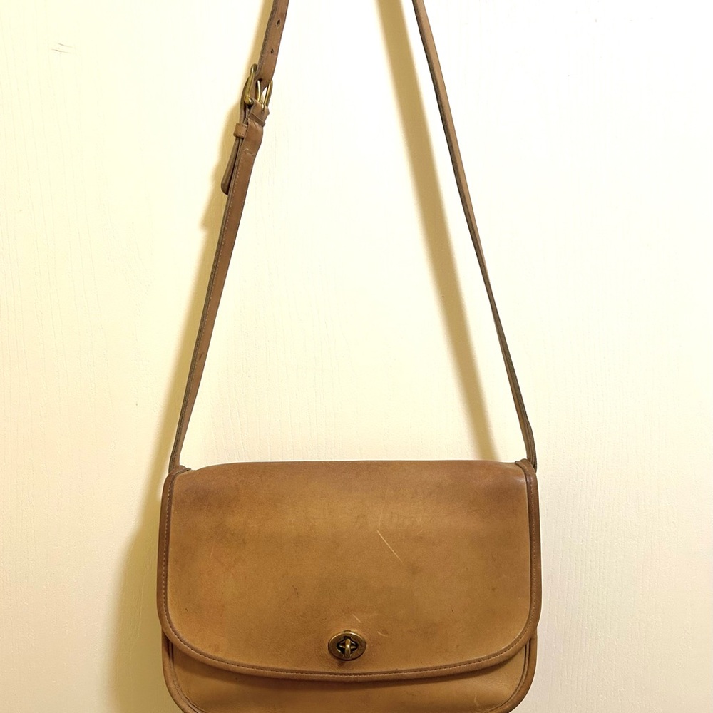 Coach Tan Leather Flap Shoulder Bag 0668-326 USA Vintage As Is